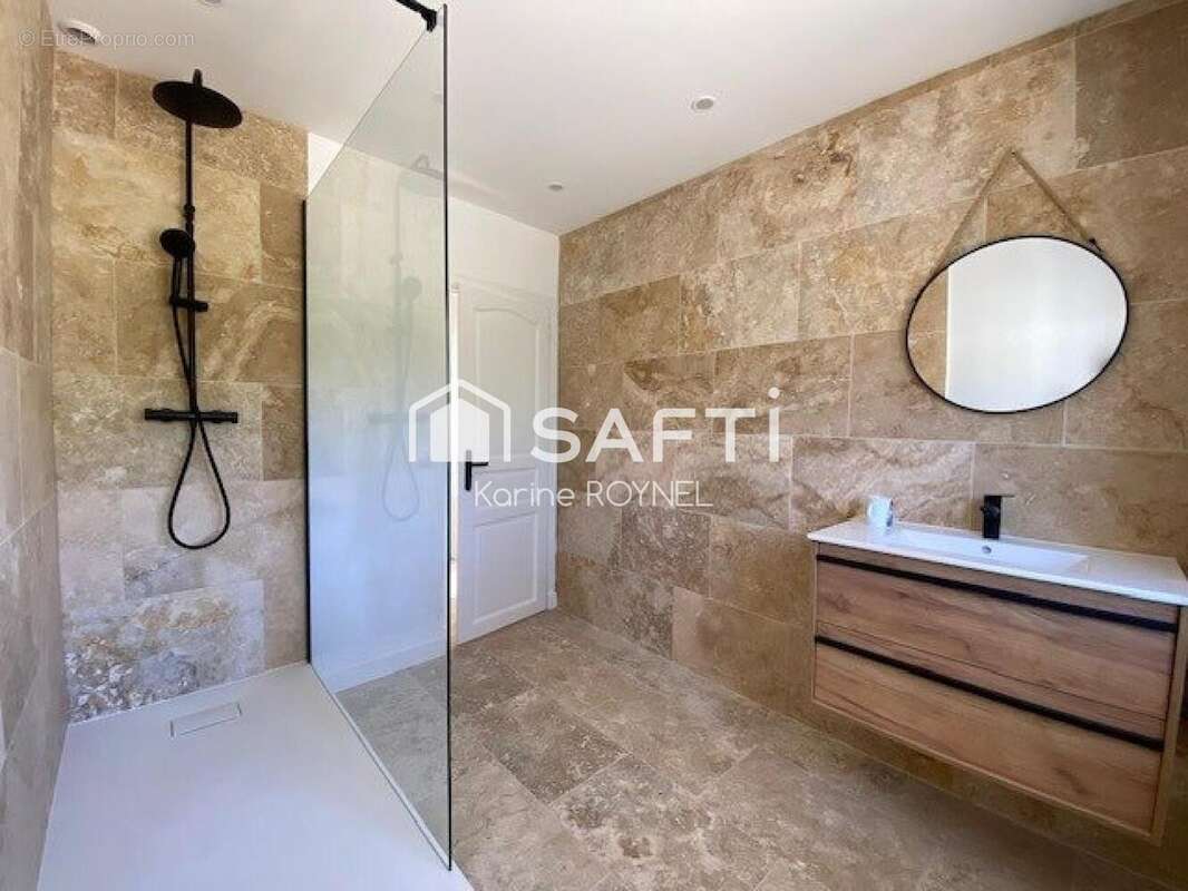 Maison 90 m² à Lussac  - photo 2