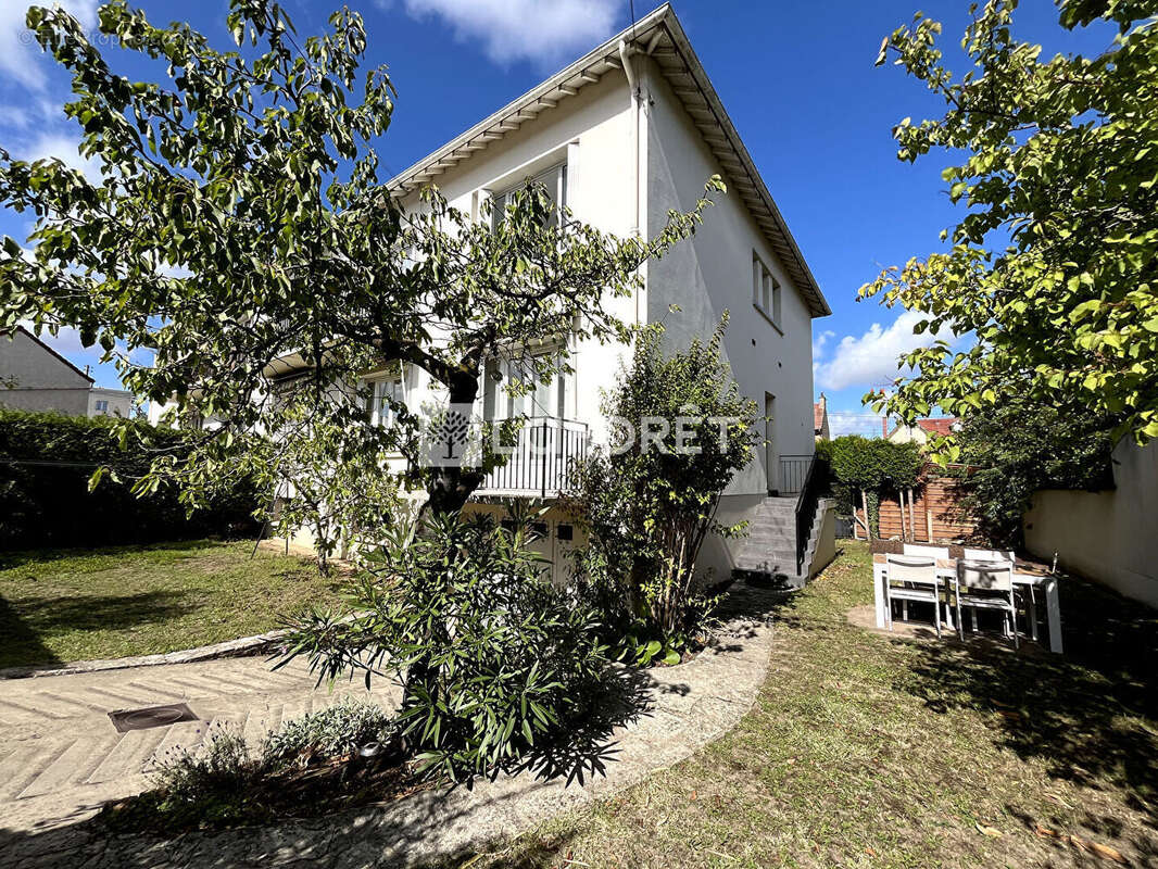 Appartement à LES MUREAUX