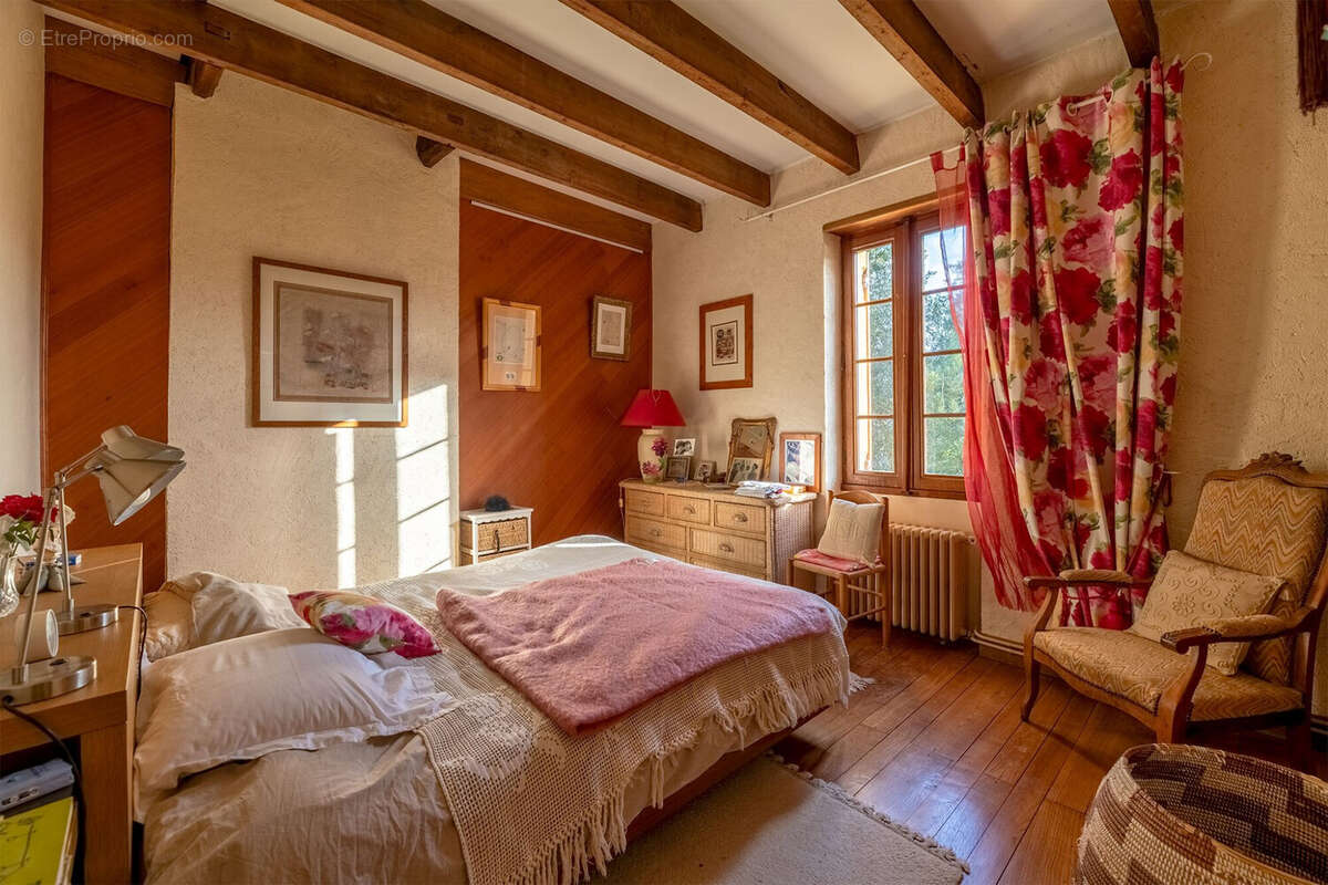Maison à PRESSIGNAC-VICQ