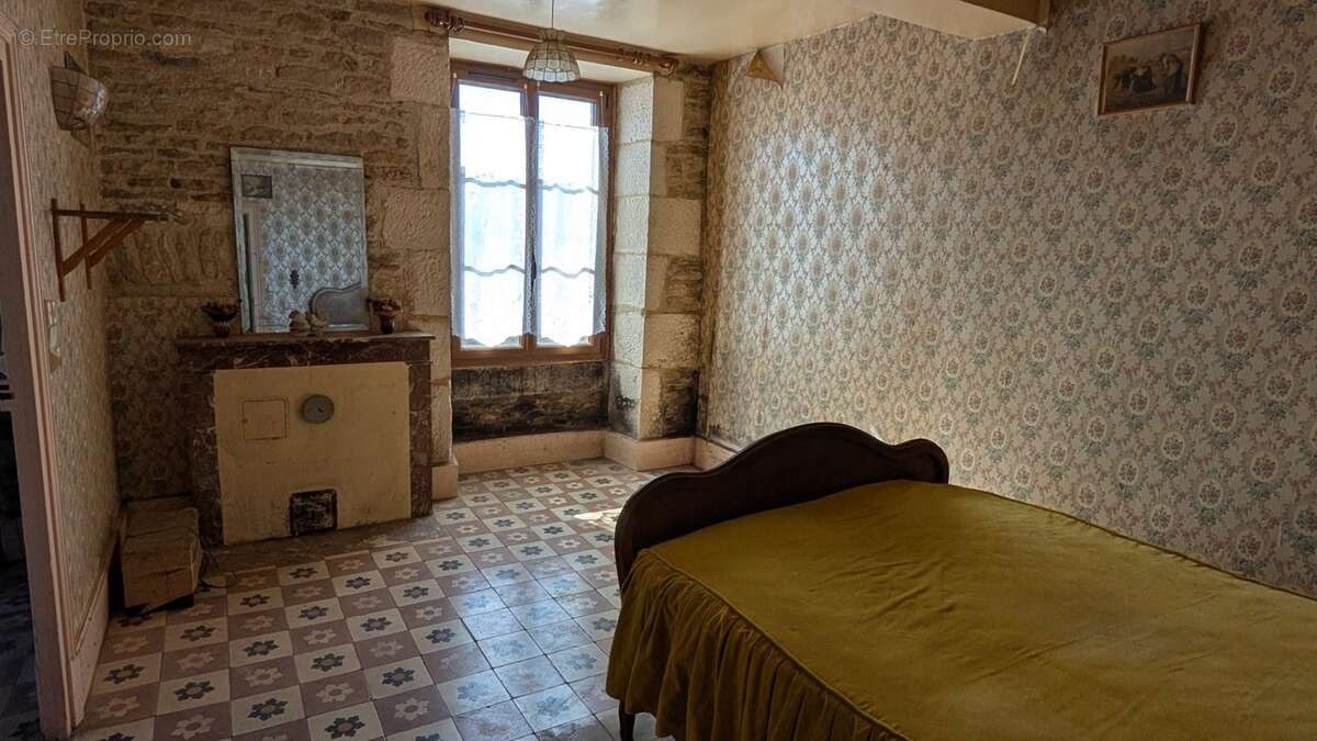 Charmante maison de village à vendre 70m² COUTARNOUX (89) avec dépendances et cour intérieure - photo 16
