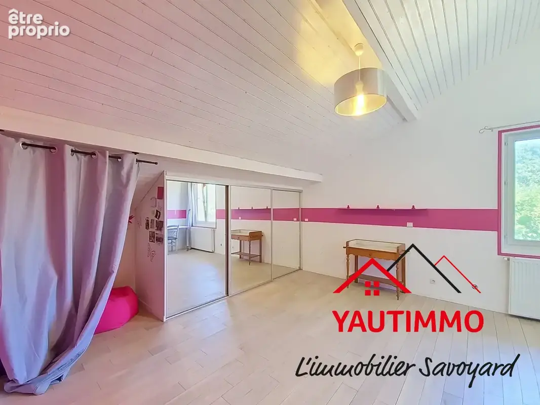 CRANVES-SALES   Maison 243 m2   Terrain 860 m2   5 chambres   Possibilité 2 appartements   Grand garage - photo 20