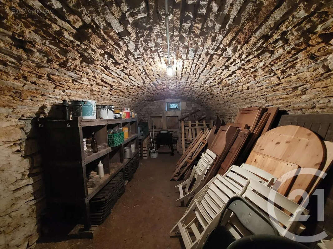 Maison à SOUGERES-EN-PUISAYE