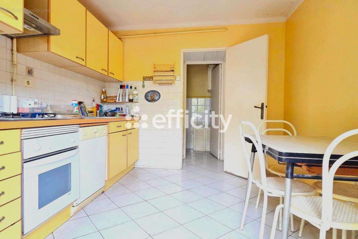 Appartement à MARSEILLE-8E
