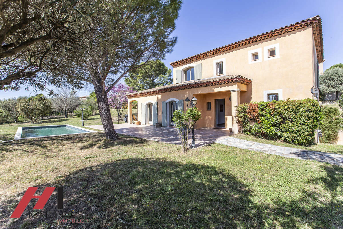 Vue et terrain a couper le souffle pour cette villa - photo 5