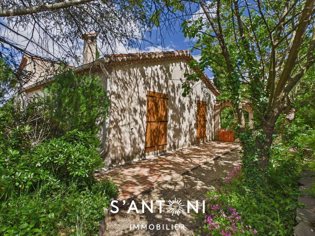 MARAUSSAN  Villa familiale de 155 m² sur une magnifique parcelle arborée de 1 300 m² avec piscine et grand garage - photo 10