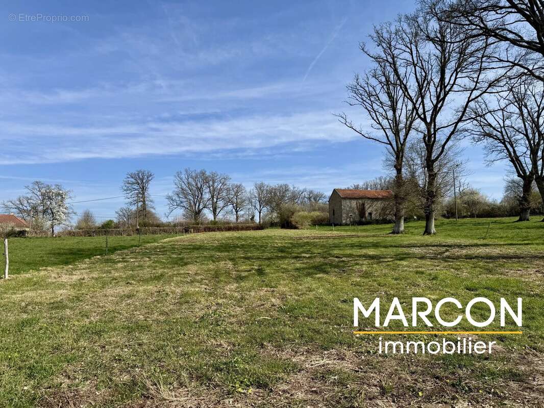 Terrain à SAINT-LAURENT