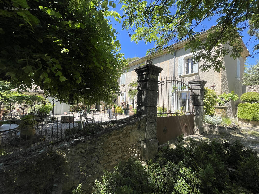 Maison à VAISON-LA-ROMAINE