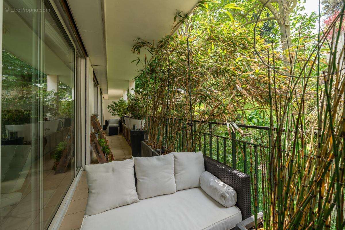 Appartement à VILLE-D'AVRAY