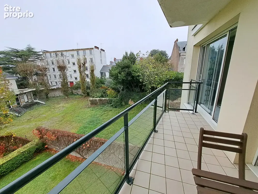 Appartement T3 de 71.20 m² avec balcon et garage dans résidence de standing - photo 4