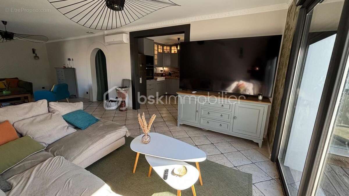 Maison à SAINT-VICTORET