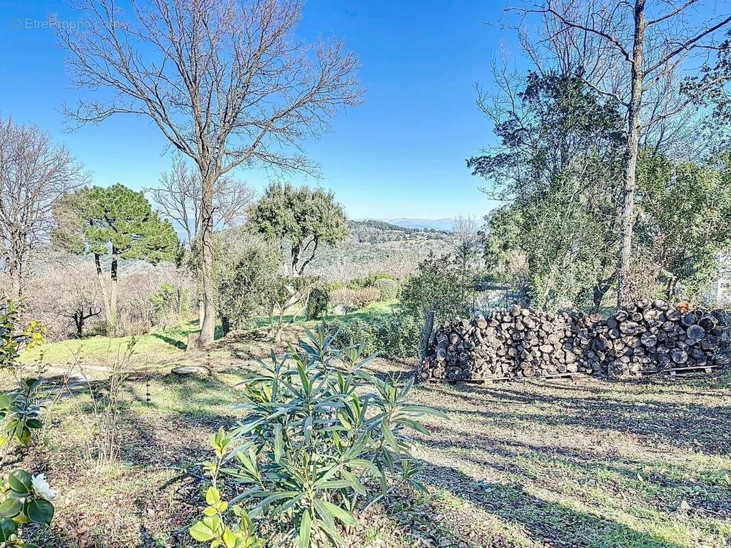Maison à LA GARDE-FREINET