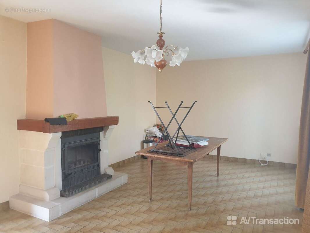 Maison à SAINTE-MAURE-DE-TOURAINE