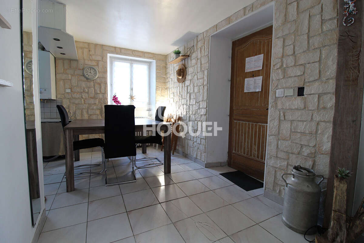 Maison à CHEVRY-COSSIGNY