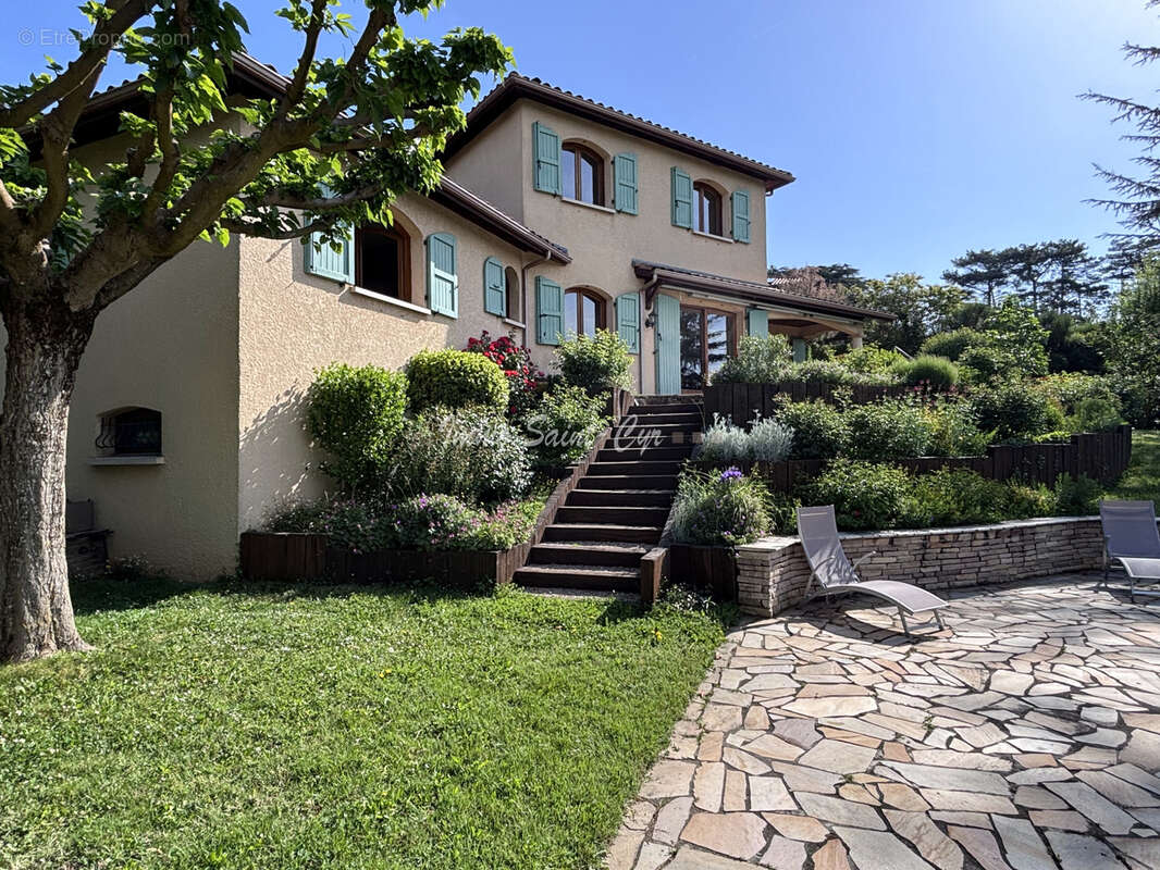 Maison à SAINT-CYR-AU-MONT-D'OR