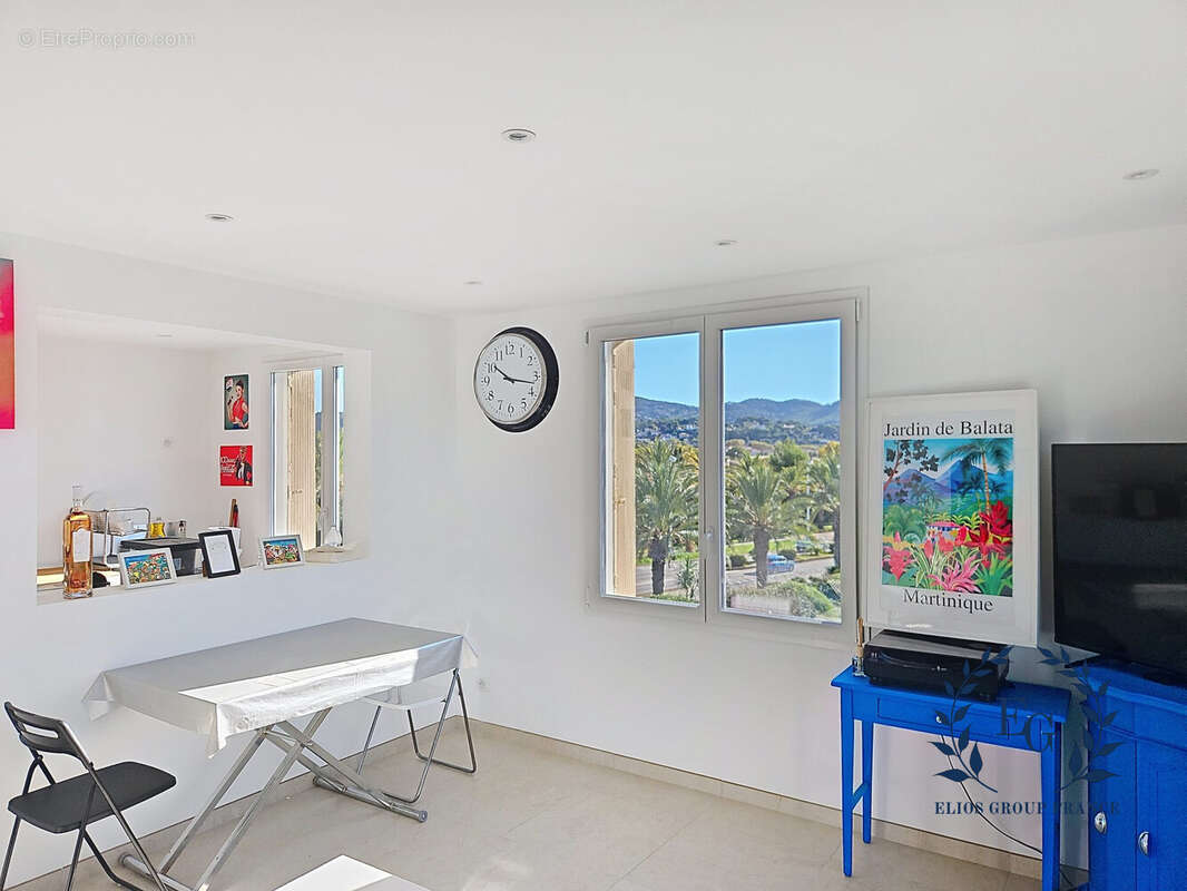 Appartement à SAINT-CYR-SUR-MER