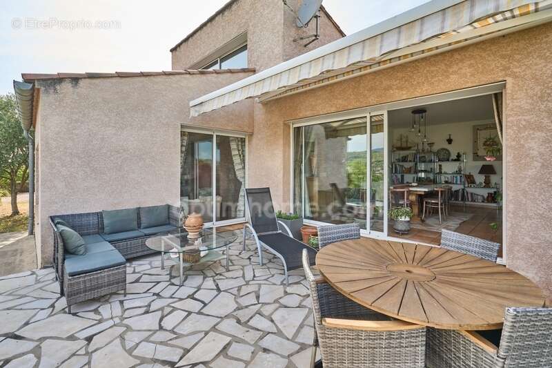 Limoux (11300) – maison d’architecte – 5 pièces – vue panoramique – piscine – garage – grand terrain clôturé - photo 14