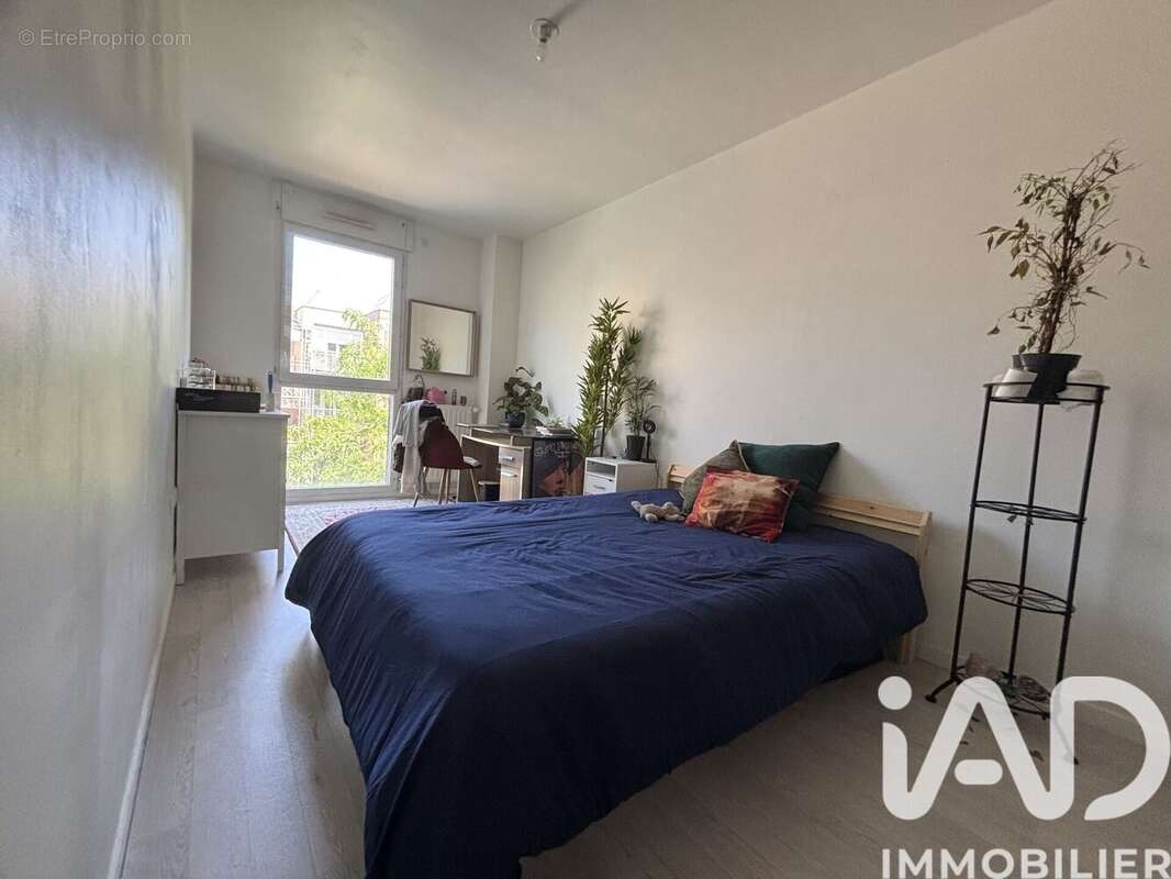 Photo 7 - Appartement à GENNEVILLIERS