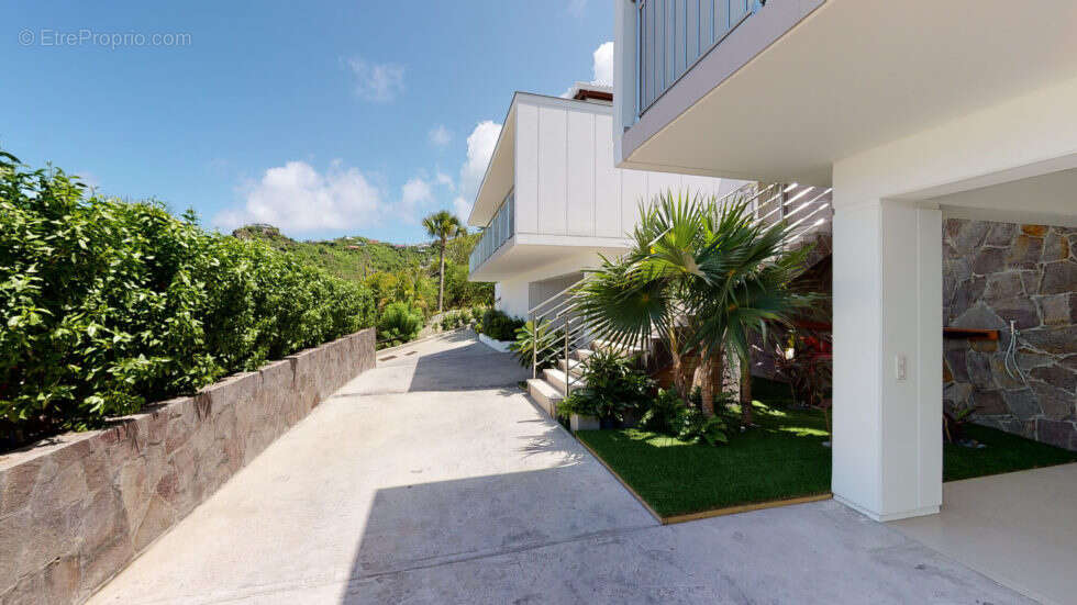 Maison à CAPESTERRE-BELLE-EAU