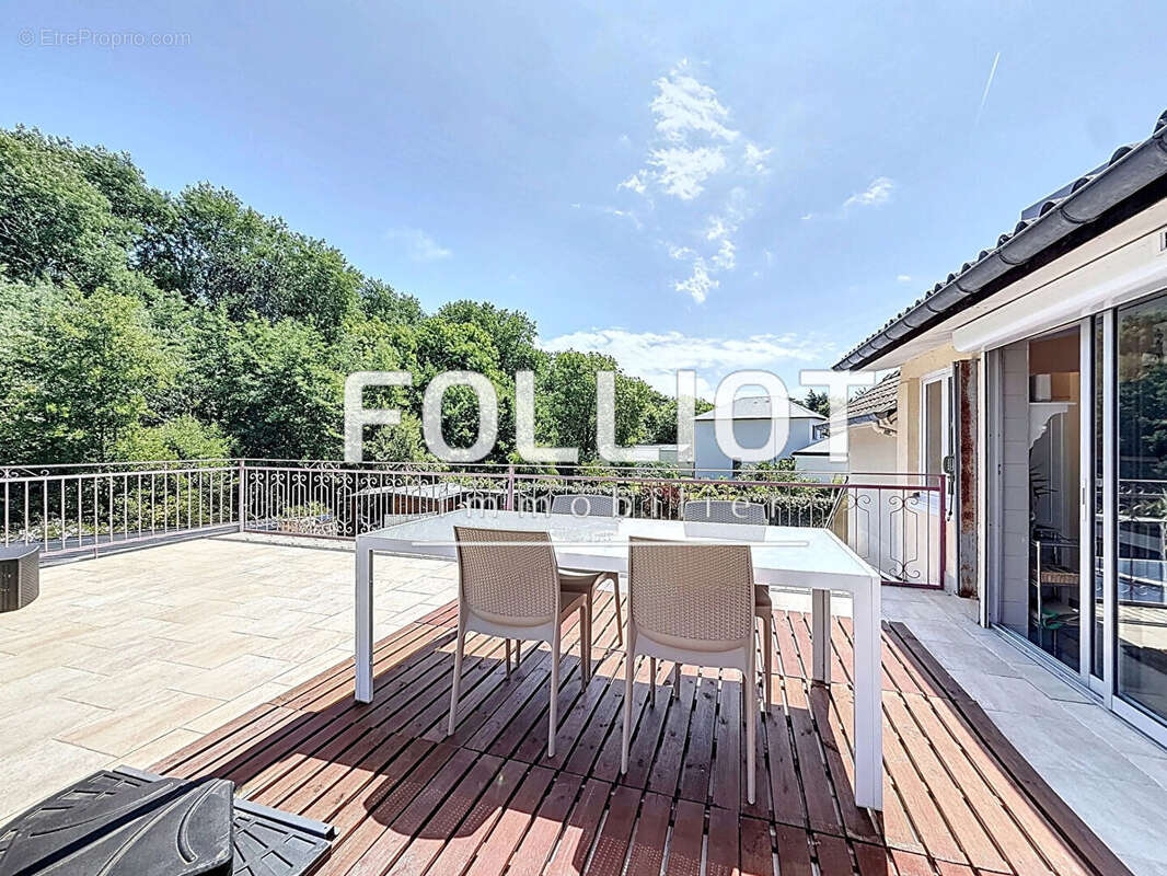 Maison à JULLOUVILLE