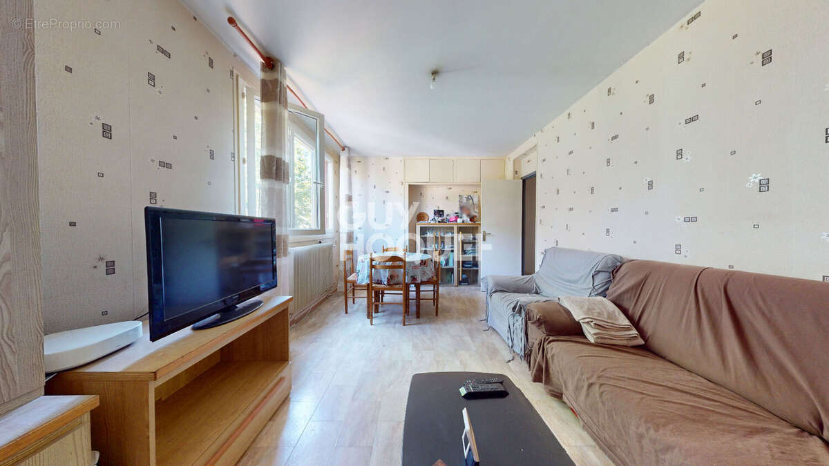 Appartement à SAINTE-GENEVIEVE-DES-BOIS