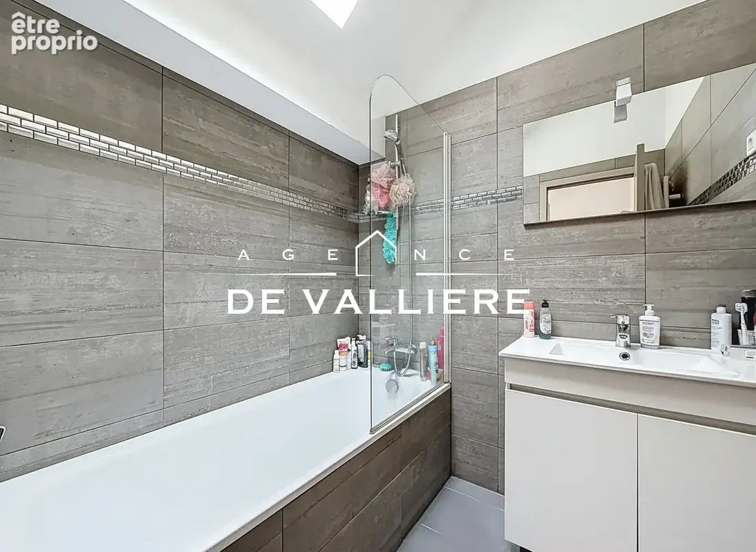 NANTERRE - Centre ville - Appartement style Maison avec terrasse - photo 7