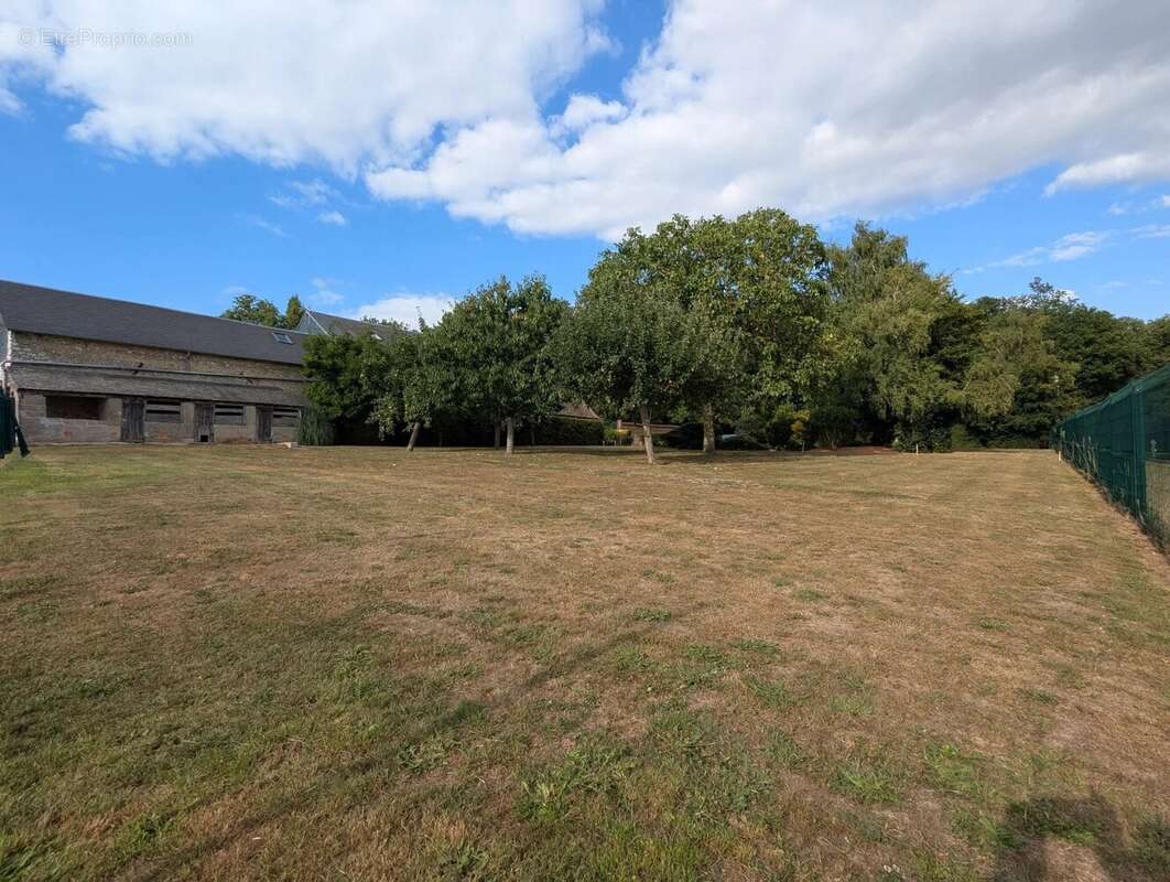 Vallée D'Eure - Terrain constructible de 2160 m² - photo 5
