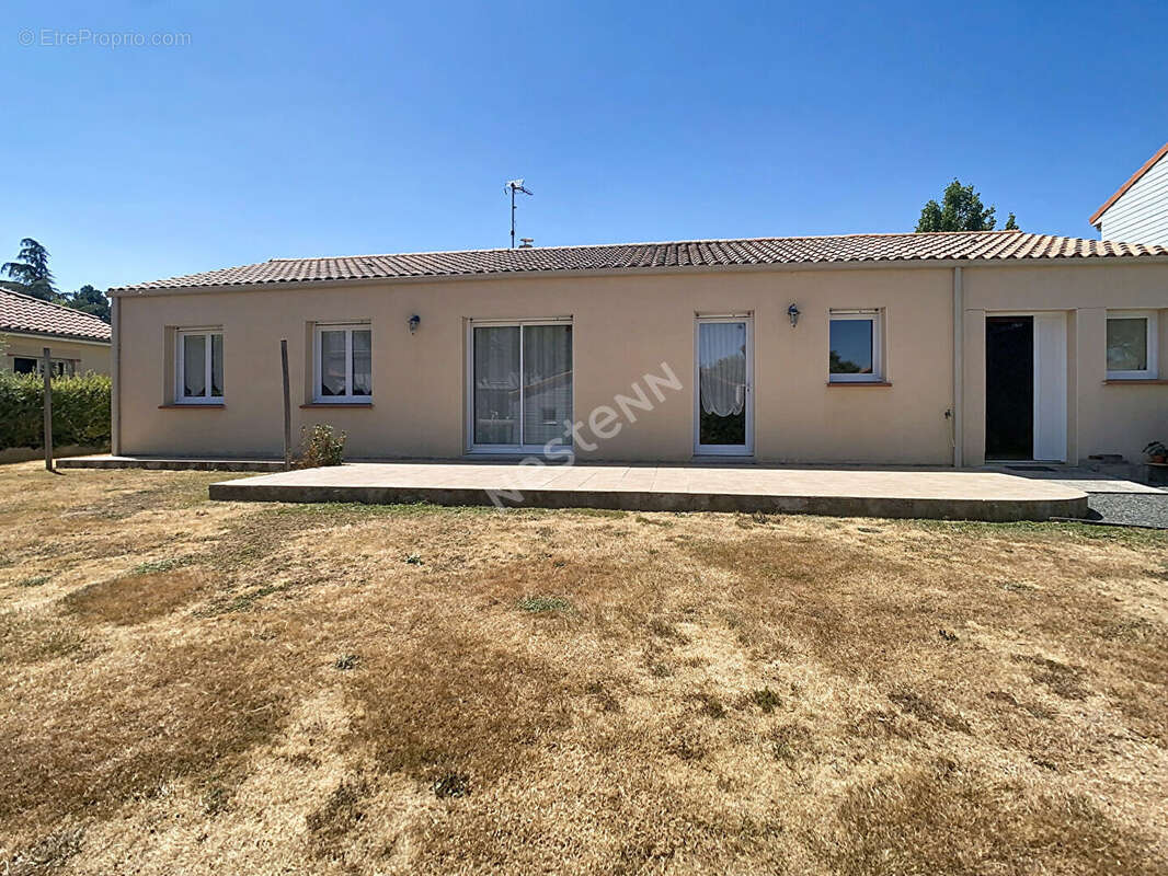 Maison de plain pied de 4 chambres à vendre à Gesté - photo 20