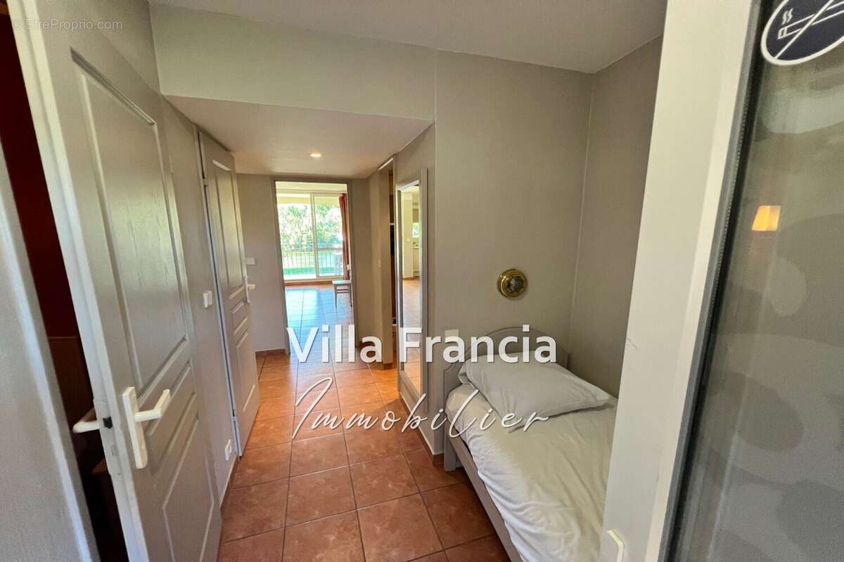 Appartement à MANDELIEU-LA-NAPOULE