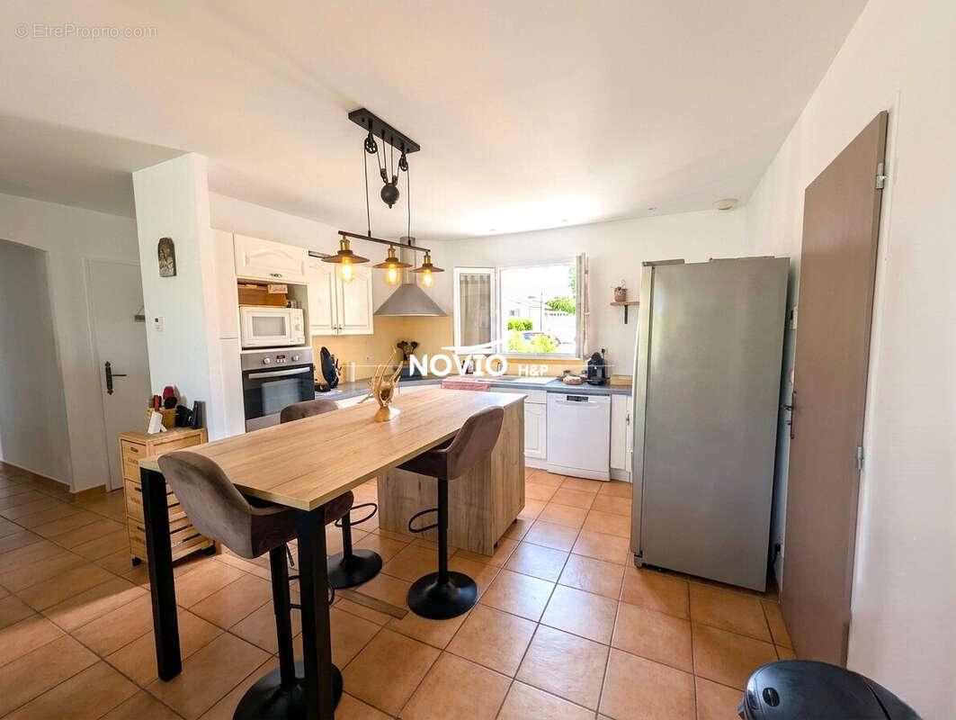 Maison 4 pièces 114 m² à vendre à Marigny-Brizay (86380) - photo 3