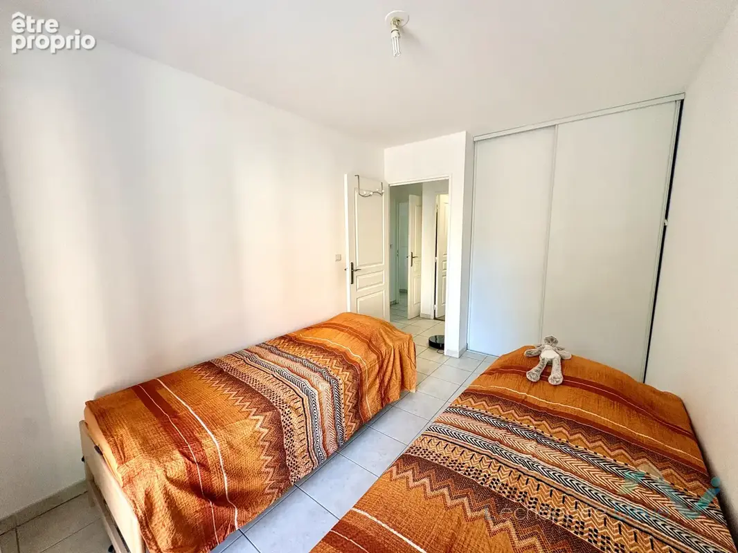 Vente t3 traversant sud nord hyeres avec parking - photo 10