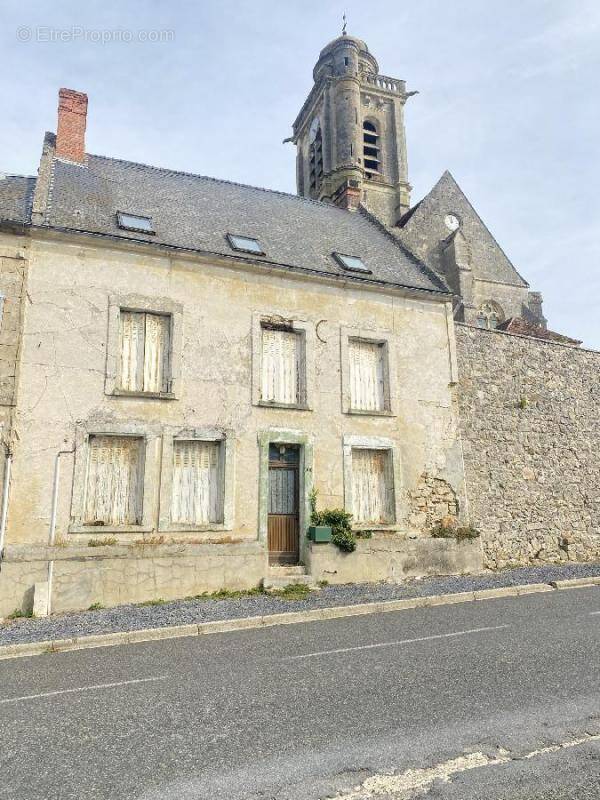 Maison à SAINT-REMY-BLANZY