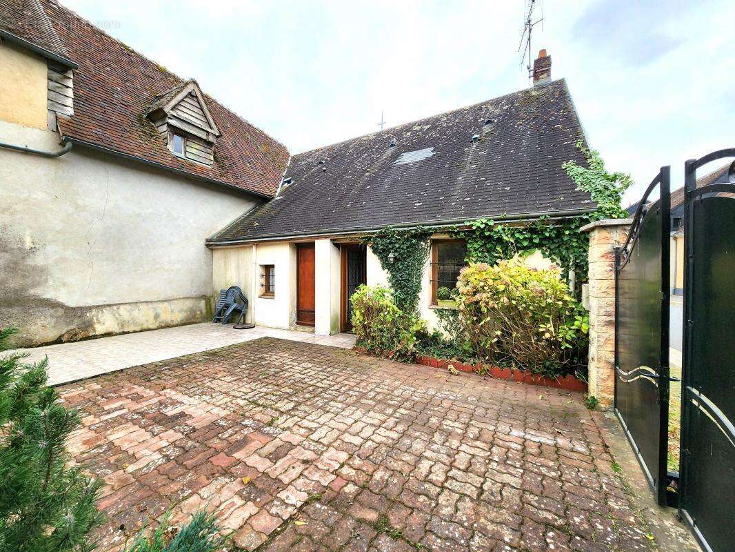 Maison à LA FONTENELLE