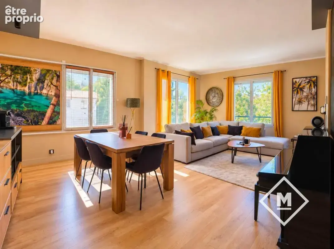 Appartement à MARSEILLE-7E