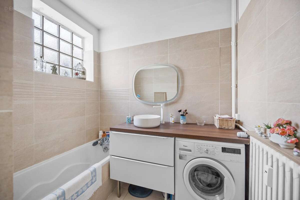 Appartement à BOIS-COLOMBES