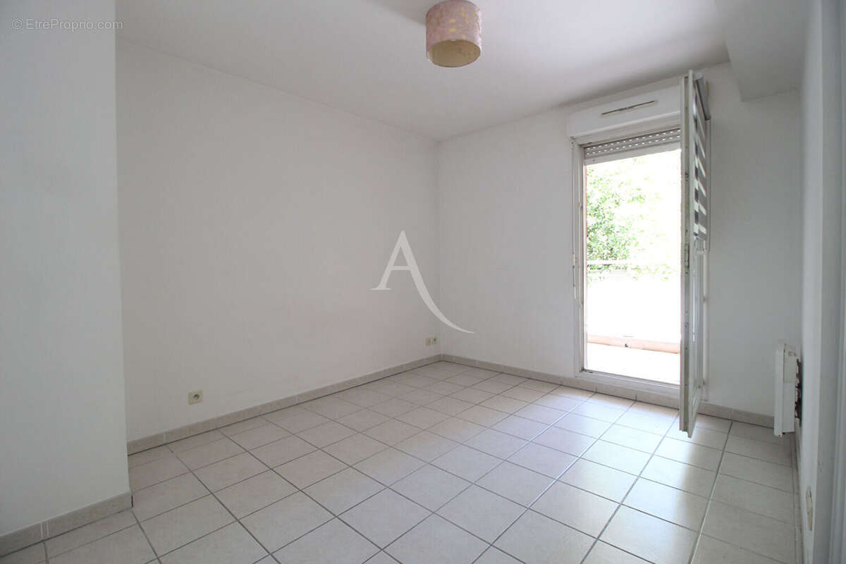 Appartement à MARSEILLE-4E
