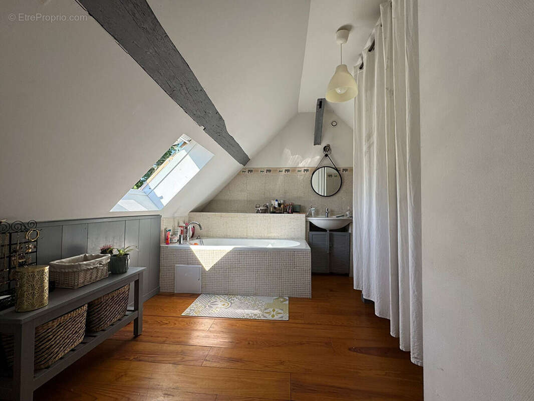 Maison à NEUVILLE-AUX-BOIS