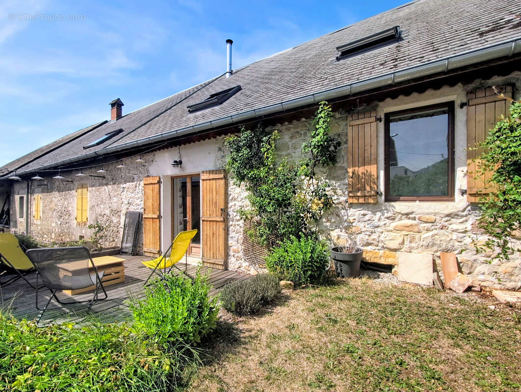 Gruffy - Ancienne ferme rénovée - 131 m2 - 4 chambres - photo 7