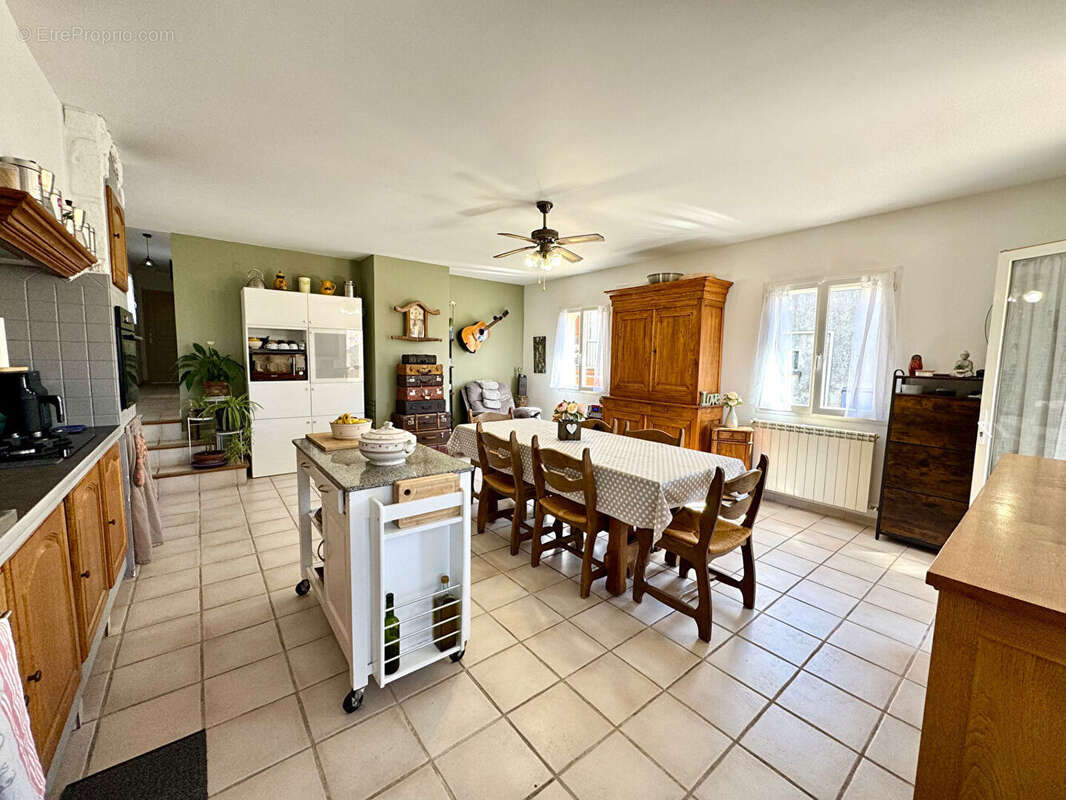 Appartement à SEILLONS-SOURCE-D'ARGENS