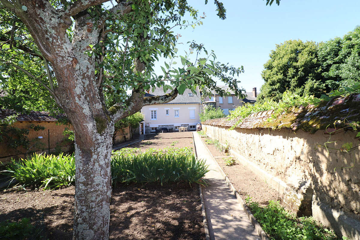 Maison centre d'Illiers Combray - photo 2