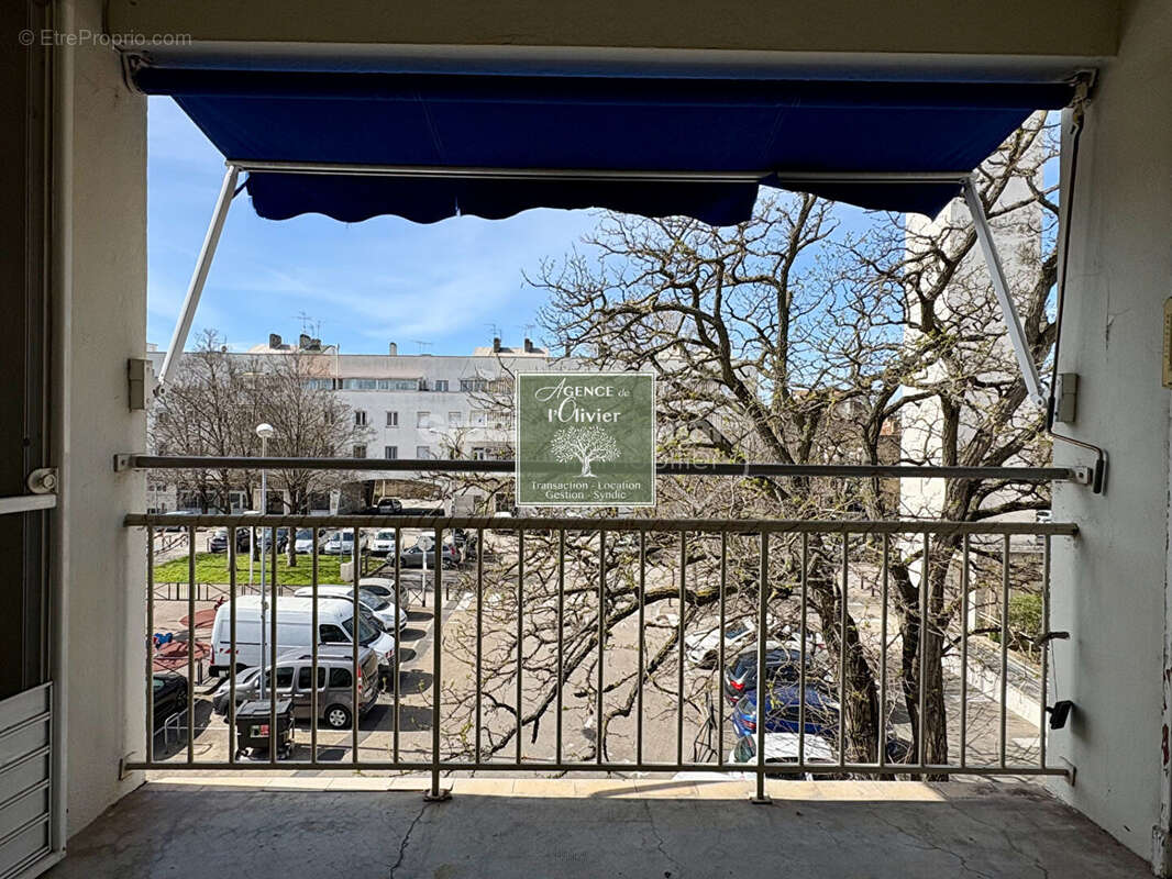 ARLES. Grand appartement Trinquetaille. - photo 4