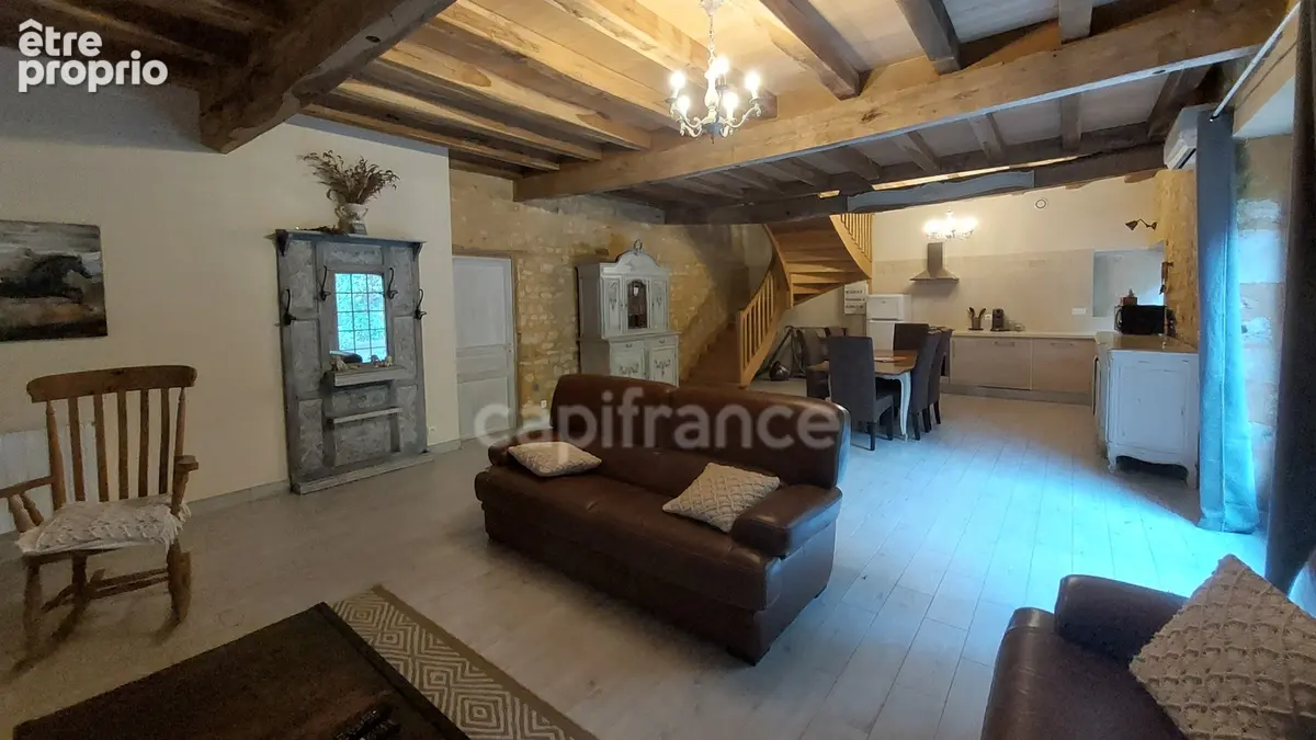 A vendre, maison de 364 m² entourée de plus de 2,5 hectares de terrain à Carsac-Aillac avec 3 gîtes meublés, une maison d'habita - photo 11