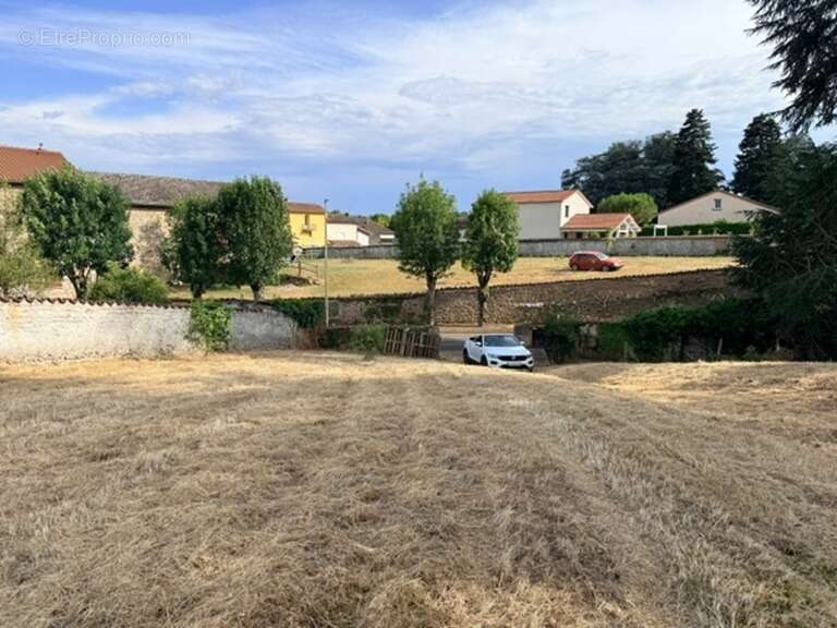 Terrain 755 m² à Bas-En-Basset  - photo 2