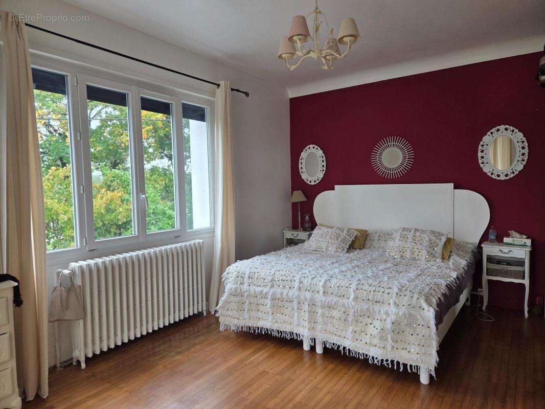 Maison à SAINT-JEAN-D&#039;ANGELY