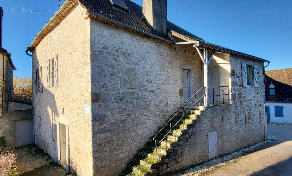 Maison à MONTFAUCON