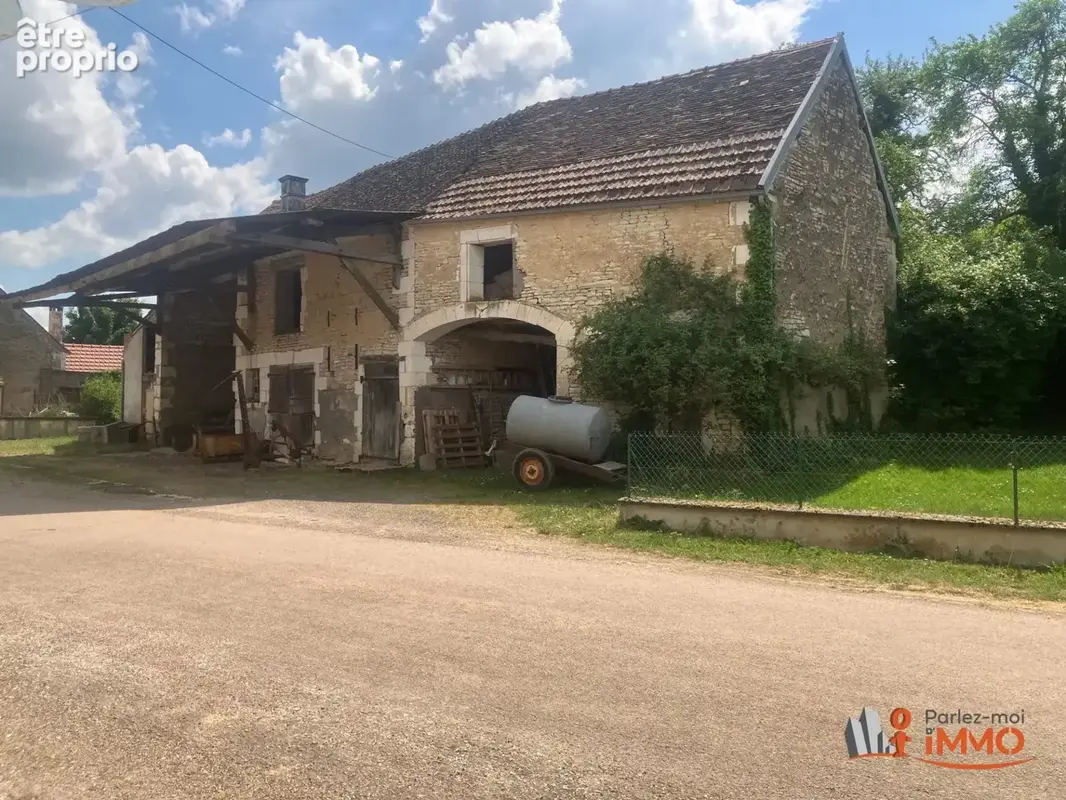 Ancienne ferme avec de grandes dépendances - photo 2