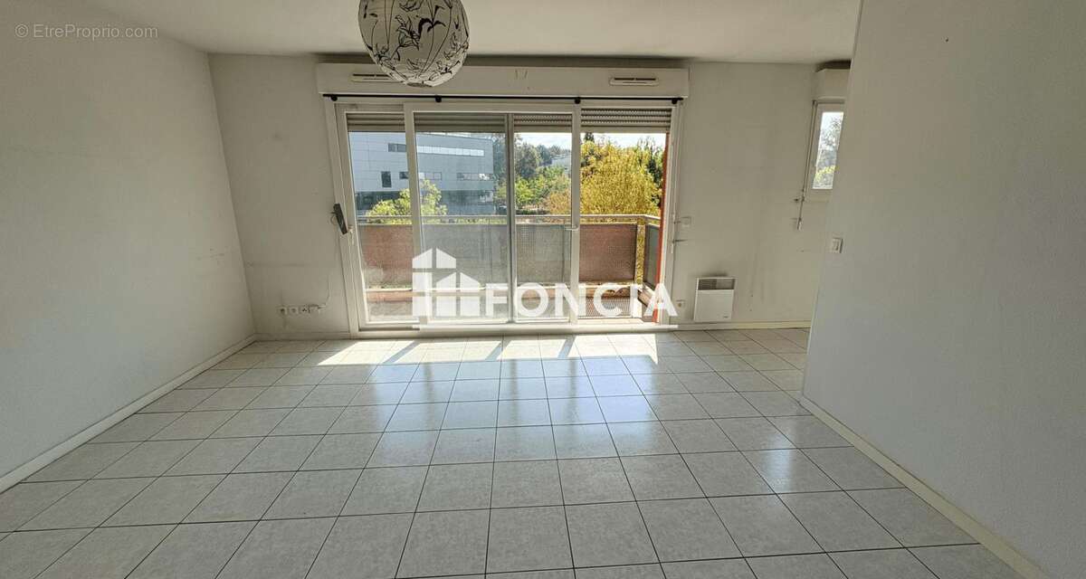 Bruges- Grand T1 avec balcon et parking - photo 3