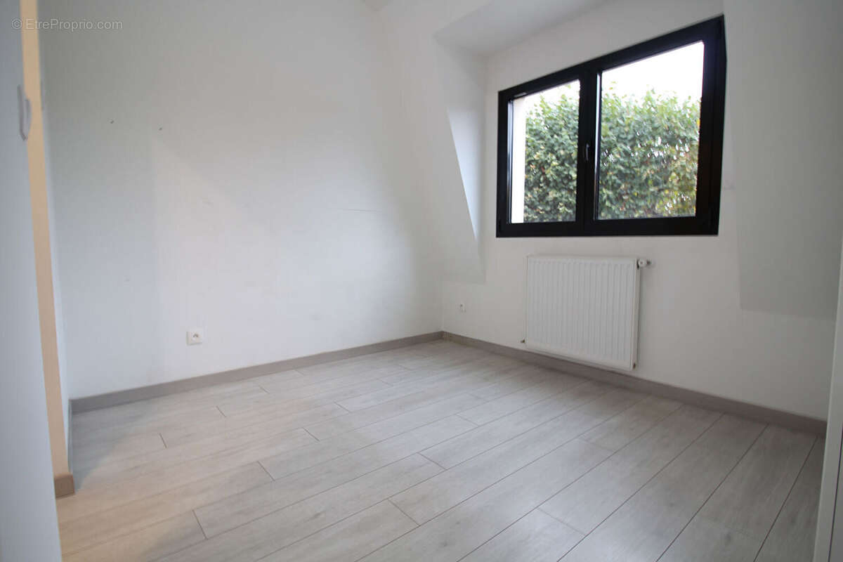 Maison à SARTROUVILLE