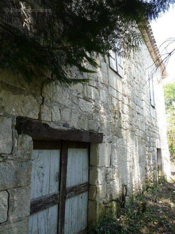 Maison à CASTELNAU-MONTRATIER