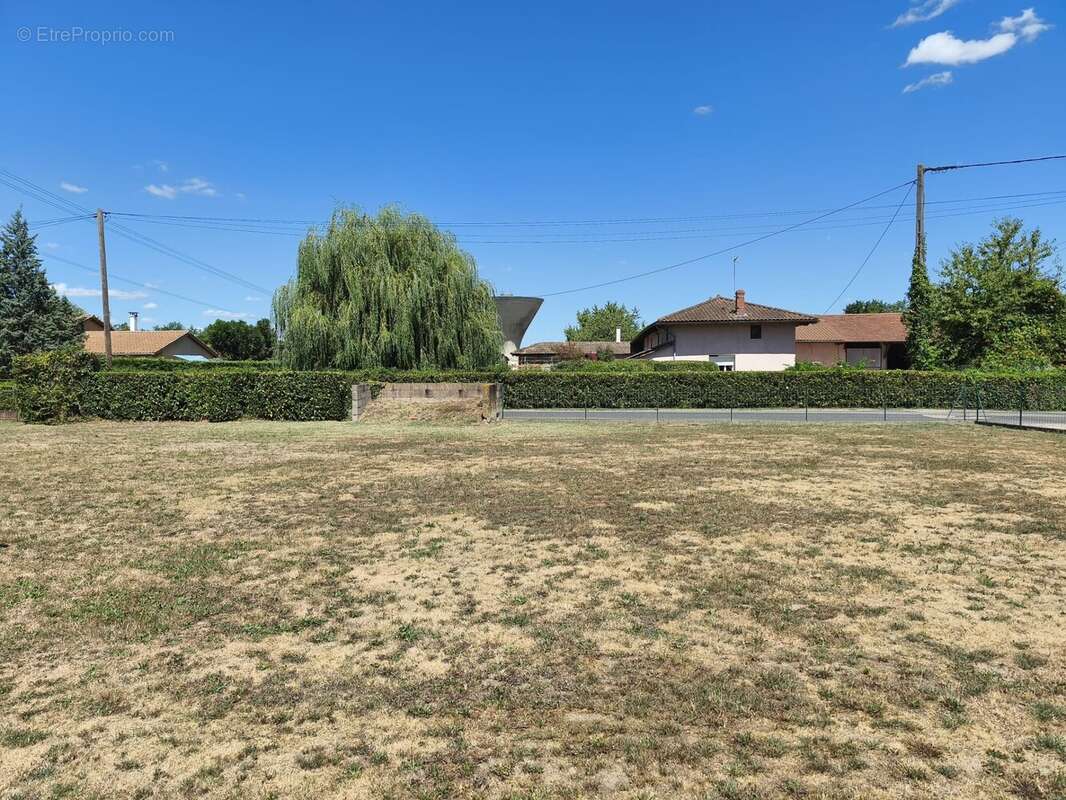 Terrain 641 m² à Crottet  - photo 2