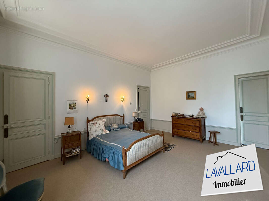 Maison 290 m² à Corbie  - photo 9